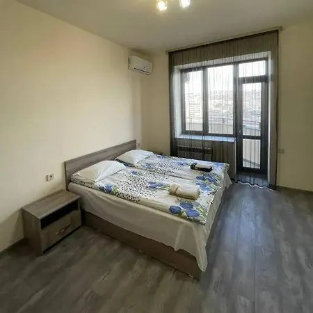 Romo Tvirtove Apsilankit Apartmán